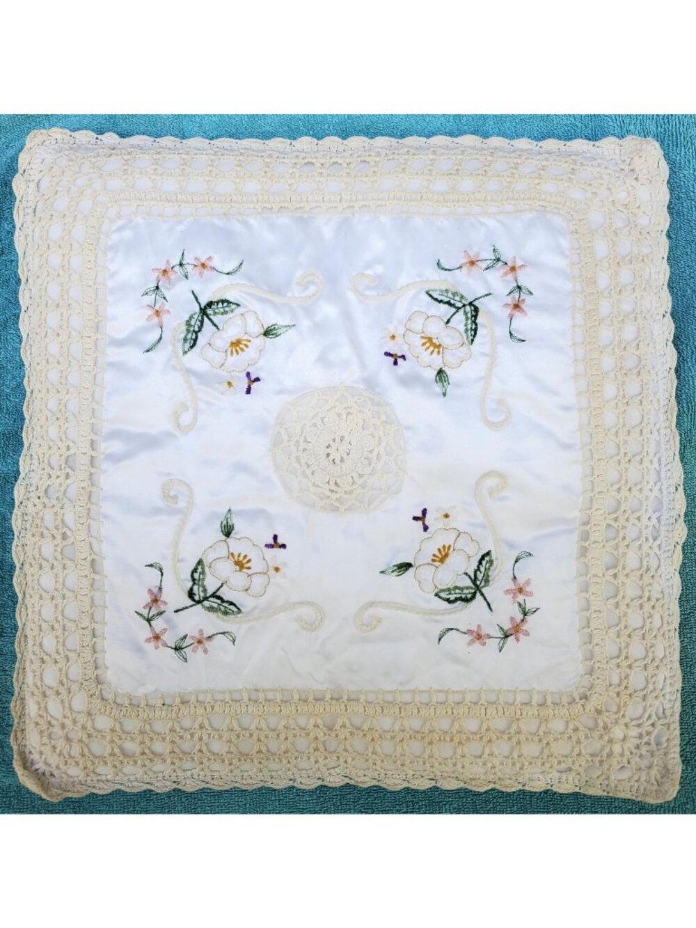 Vtg pillow 14x14 dainty hand-applique crochet embroidery cottage country granny